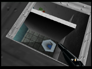 Facility - Comparaison avec le film